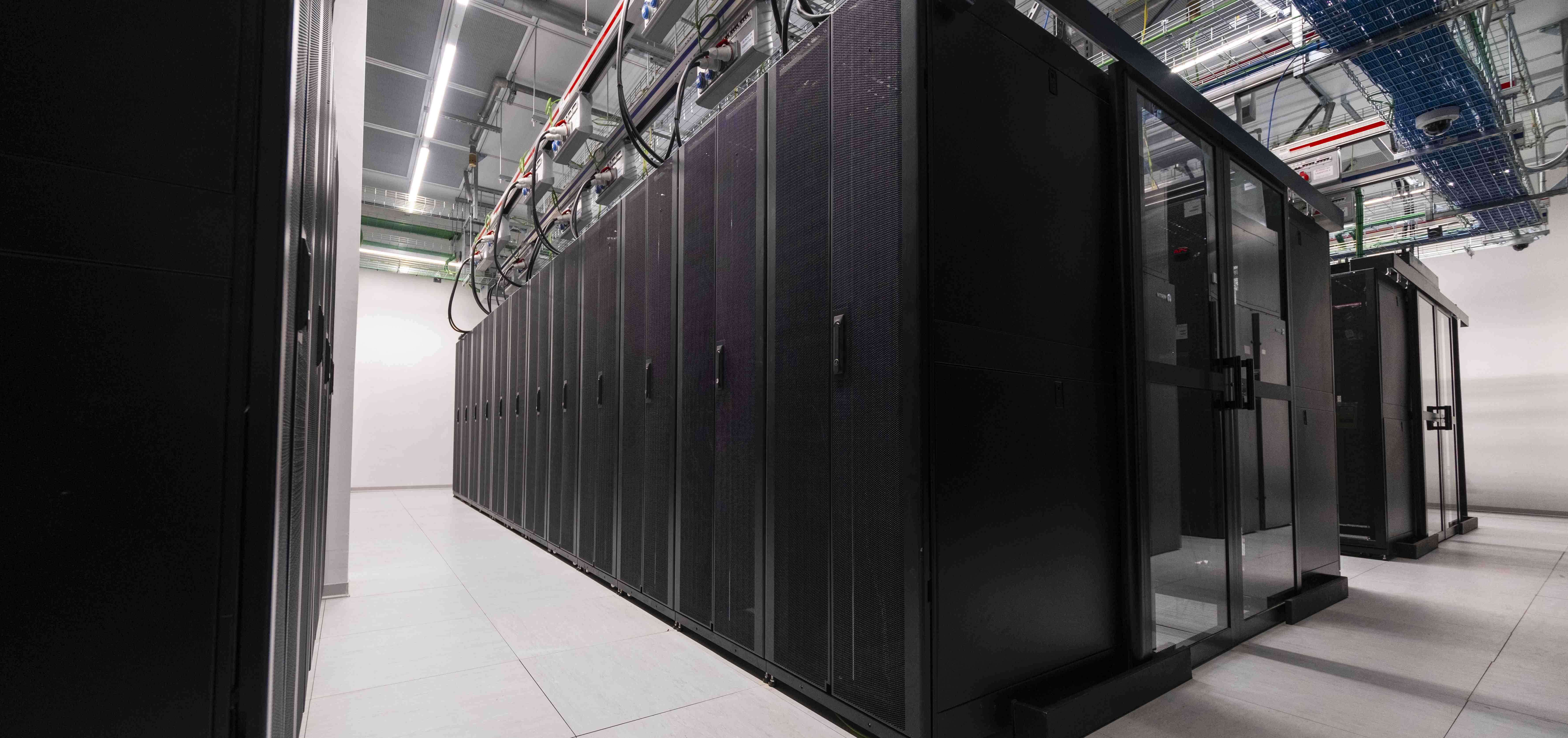 Data Center & Cloud